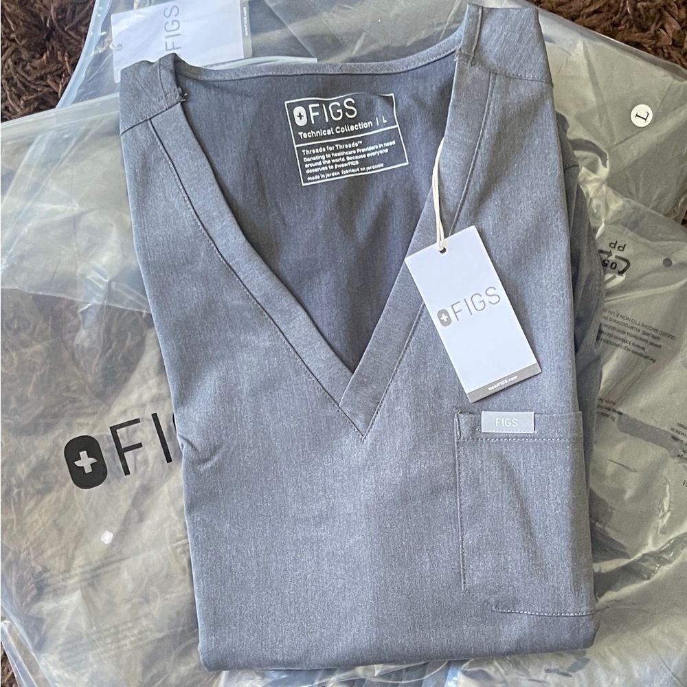 *Brand New* Figs Charcoal/Graphite Zamora Jogger Pant and Casma Top Scrub Set - Picture 4 of 4